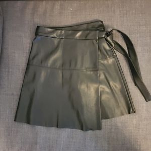 Aritzia/Wilfred Spurlock wrap skirt